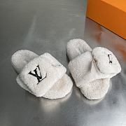 Okify Louis Vuitton White Fur Slippers  - 4