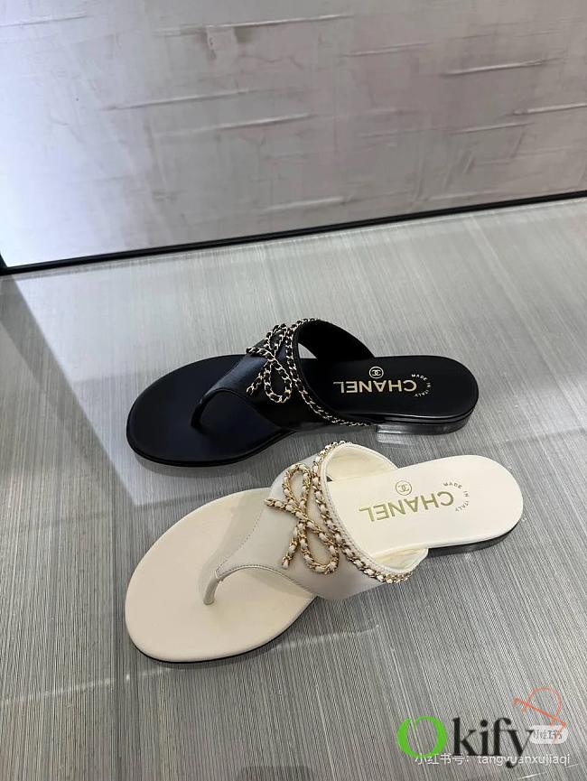 Okify CC Slides In Black/White - 1