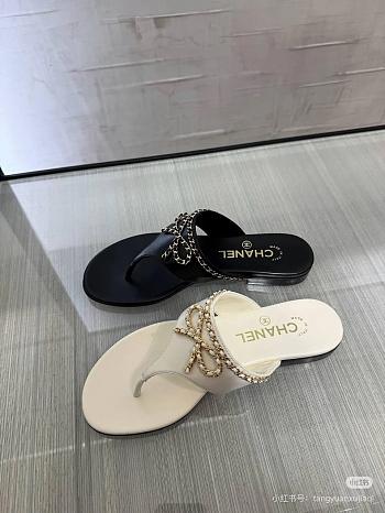 Okify CC Slides In Black/White