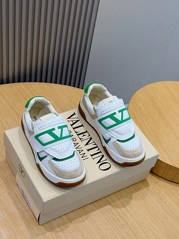 Okify Valentino Freedot Sneakers In Green