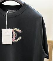 Okify CC Black T-shirt With Flower Logo - 2