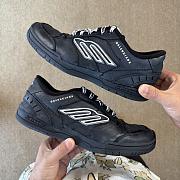 Okify Balenciaga Hamptons Worn-Out Sneakers In Black  - 3