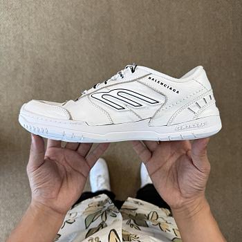 Okify Balenciaga Hamptons Worn-Out Sneakers In White