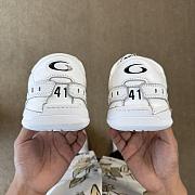 Okify Balenciaga Hamptons Worn-Out Sneakers In White - 5
