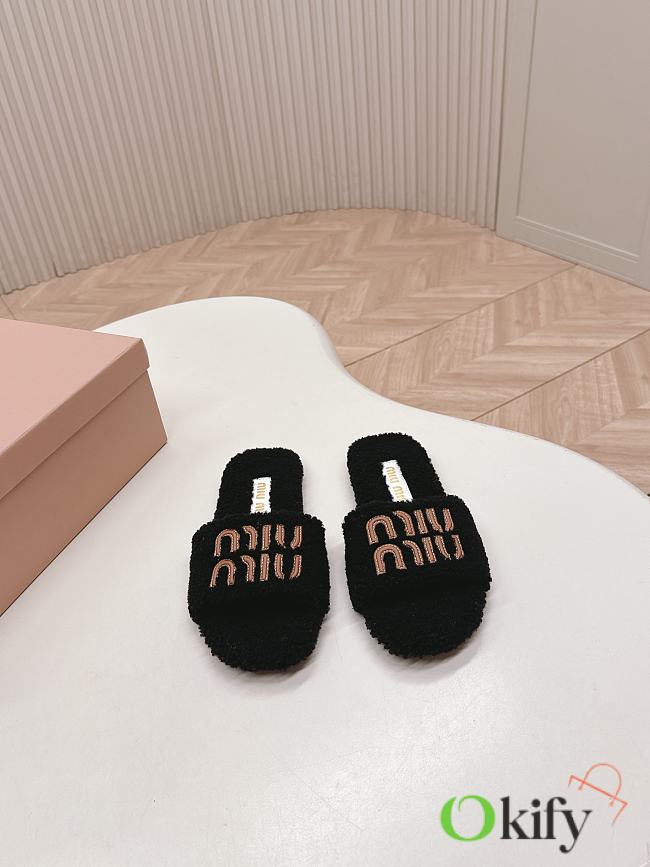 Okify MiuMiu Black Fur Slippers - 1