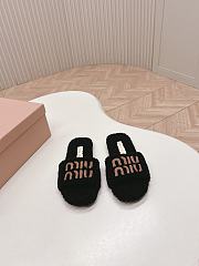 Okify MiuMiu Black Fur Slippers - 1