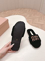 Okify MiuMiu Black Fur Slippers - 5