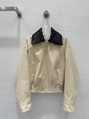 Okify Bottega Veneta Beige Zip-up Jacket With Woven Leather Collar