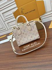 Okify Louis Vuitton OnTheGo PM Bag In Dream Beige M25770 25x19x11.5cm - 6