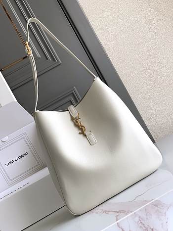 Okify YSL LE 5 À 7 Large Supple In White Grained Leather 30x31x13cm