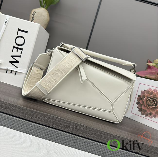 Okify Loewe Puzzle Edge Bag In Full White 24x10.5x16cm - 1