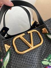 Okify Valentino Small Shopping Bag With Flowers Embroidery In Black 25x17cm  - 6