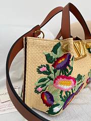 Okify Valentino Small Shopping Bag With Multicolor Flowers Embroidery In Beige 25x17cm  - 5