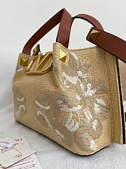Okify Valentino Small Shopping Bag With Flowers Embroidery In Beige 25x17cm  - 2