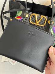 Okify Valentino Large Shopping Bag With Multicolor Flowers Embroidery In Black 35x25x17cm  - 4