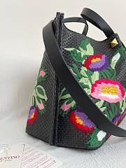 Okify Valentino Large Shopping Bag With Multicolor Flowers Embroidery In Black 35x25x17cm  - 3