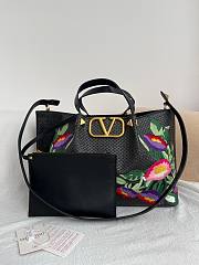 Okify Valentino Large Shopping Bag With Multicolor Flowers Embroidery In Black 35x25x17cm  - 2