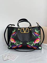 Okify Valentino Large Shopping Bag With Multicolor Flowers Embroidery In Black 35x25x17cm  - 1