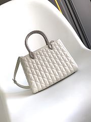Okify Bvlgari Serpentine Duo Top Handle Bag In White 21.5x15x6cm - 1