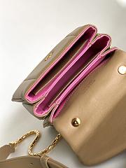 Okify Bvlgari Serpenti Reverse Top Handle Bag In Beige 20x14x10cm - 6
