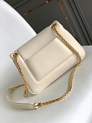 Okify Bvlgari Serpenti Reverse Shoulder Bag In White 29.5x18.5x7cm - 5