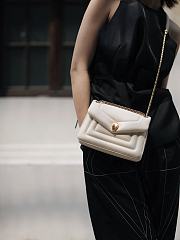 Okify Bvlgari Serpenti Reverse Shoulder Bag In White 29.5x18.5x7cm - 2