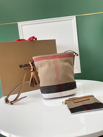 Okify Burberry Ashby Bag In Beige Bottom 17x15.5x24.5cm