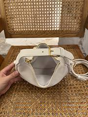 Okify Celine Teen Lulu Bag In White Grained Calfskin 21x24x5cm - 5
