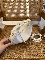 Okify Celine Teen Lulu Bag In White Grained Calfskin 21x24x5cm - 4