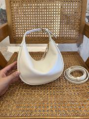 Okify Celine Teen Lulu Bag In White Grained Calfskin 21x24x5cm - 2