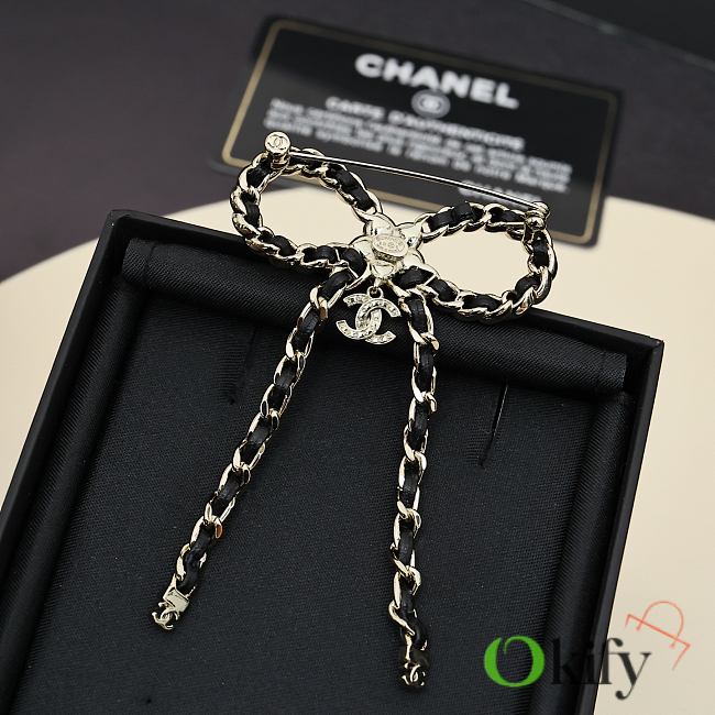 Okify CC Silver Chain Bow Brooch - 1