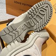 Okify Louis Vuitton Chelsea Boots In Beige And Black - 4