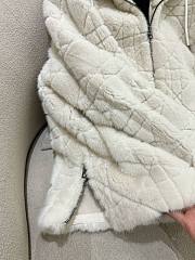 Okify Dior White Fur Coat - 6