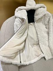 Okify Dior White Fur Coat - 2