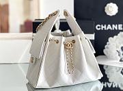 Okify CC 25 Hobo Bag In White 30x26x14cm - 4