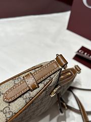 Okify Gucci GG Emblem Small Shoulder Bag In Beige And Brown 24x16.5x5.5cm - 3