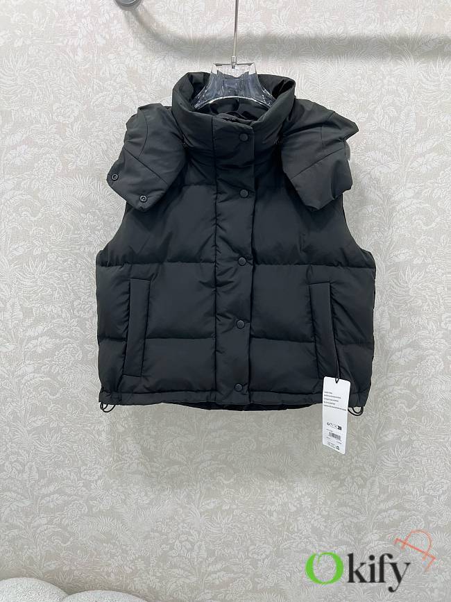 Okify Alo Black Padded Vest Jacket With Detachable Hood - 1