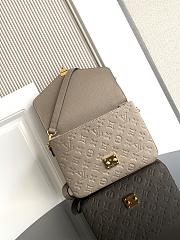 Okify Louis Vuitton Metis Bag In Gray M44881 25x19x7cm - 3