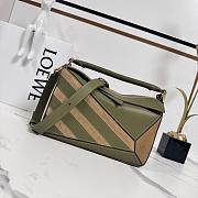 Okify Loewe Puzzle Small Bag In Green Calfskin And Brown Suede 24x16.5x10.5cm - 1