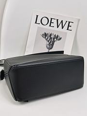 Okify Loewe Puzzle Edge Bag In Black With White And Gray Strap 24x10.5x16cm - 5