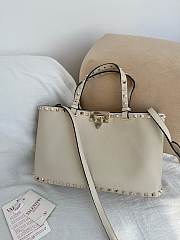 Okify Valentino Garavani Rockstud Large Bag In White 32x29x7cm - 6