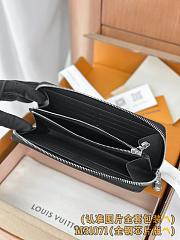Okify Louis Vuitton Black Zippy Horizontal Taiga Wallet M31071 21x10x2.5cm - 2