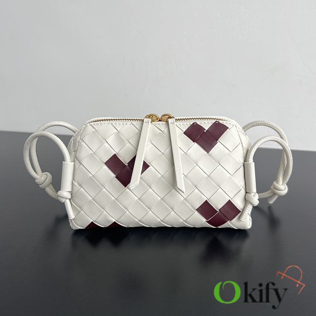 Okify Bottega Veneta Concert Pouch Intrecciato Bag In White With Red Heart 18.5x11.5x8.5cm - 1
