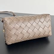 Okify Bottega Veneta Concert Pouch Intrecciato Bag In Light Brown 18.5x11.5x8.5cm - 4