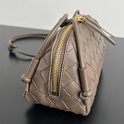 Okify Bottega Veneta Concert Pouch Intrecciato Bag In Light Brown 18.5x11.5x8.5cm - 6