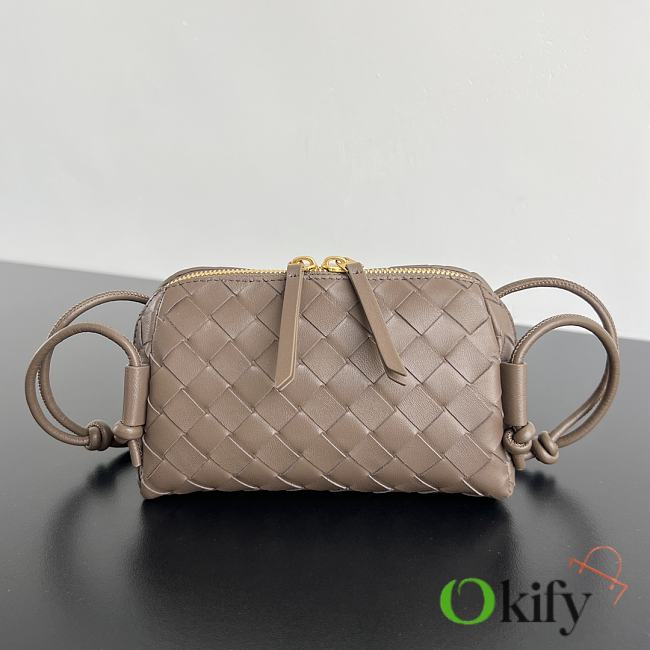 Okify Bottega Veneta Concert Pouch Intrecciato Bag In Light Brown 18.5x11.5x8.5cm - 1