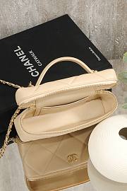 Okify CC Vanity Bag In Beige Caviar 17x19.5x5cm - 3