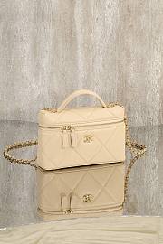 Okify CC Vanity Bag In Beige Caviar 17x19.5x5cm - 1