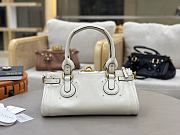 Okify Chloe Paddington Bag In White Grained Leather 36x18x16cm - 2