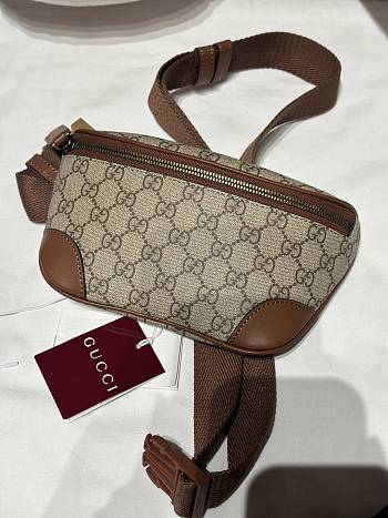 Okify Gucci GG Emblem Waist Bag In Brown 28x17x6cm